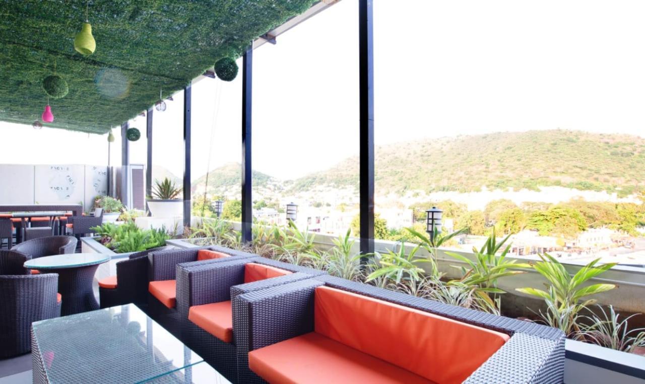 Olive Tree Hotel Vijayawāda Buitenkant foto
